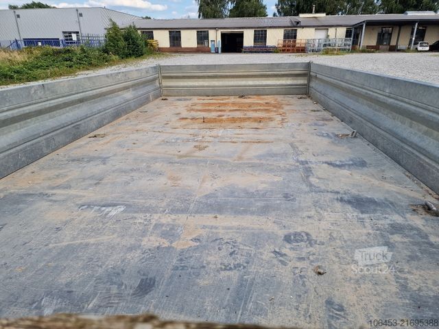 Remolque volquete trilateral HUMBAUR Dreistenkipper 11,9 To ZZG Rampenschacht