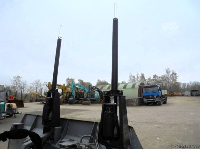 Вирівнювальна машина Liebherr PR 716 LGP Ripper + Leica