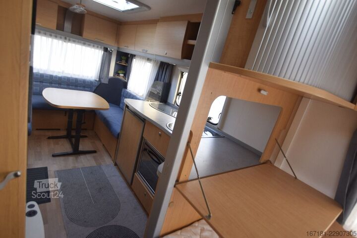 Wohnwagen KNAUS Südwind 500 mit Markise und Mover