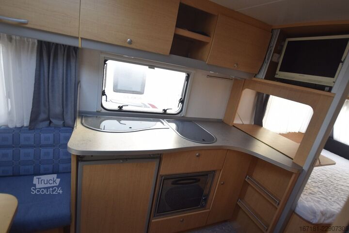 Wohnwagen KNAUS Südwind 500 mit Markise und Mover