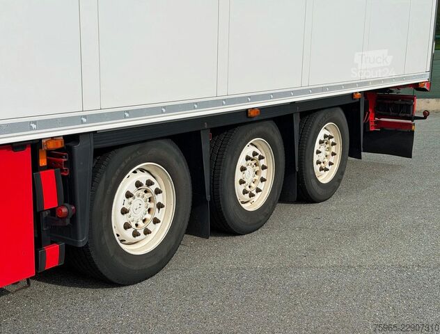 Рефрижераторний напівпричіп SCHMITZ CARGOBULL N/A SCB*S3B THERMO KING SLXi SCANDI 270 HOOG BLO