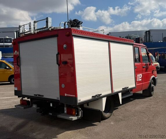 Vrachtwagen met bakwagen IVECO 49E10 Turbo Daily Doka 6-Sitzer Feuerwehr TSF-W