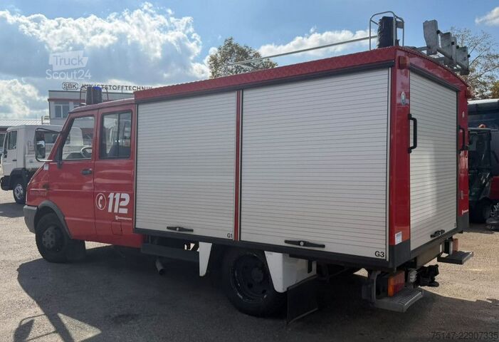 Vrachtwagen met bakwagen IVECO 49E10 Turbo Daily Doka 6-Sitzer Feuerwehr TSF-W