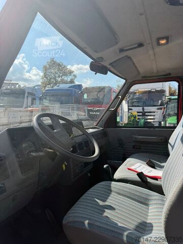 Vrachtwagen met bakwagen IVECO 49E10 Turbo Daily Doka 6-Sitzer Feuerwehr TSF-W