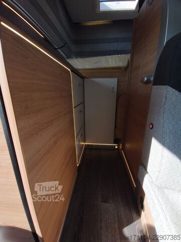 Pusiau integruotas kemperis KNAUS X-Cursion CUVISION 500 MQ  ,mit Slide Bett,4pers