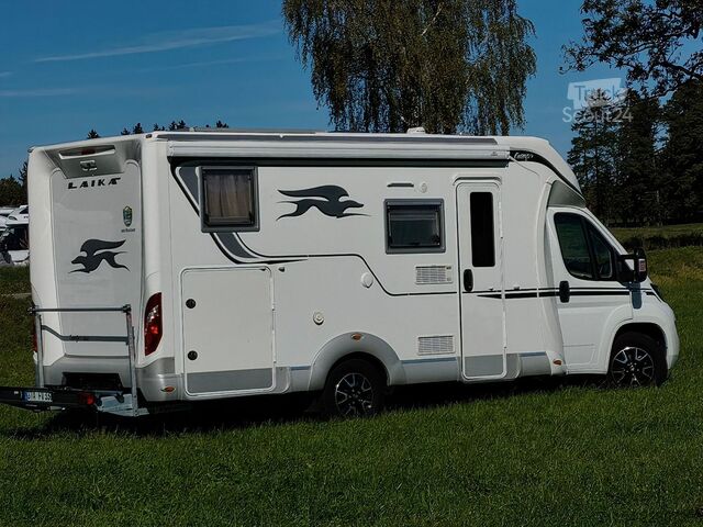 Pusiau integruotas kemperis LAIKA Ecovip 329, Längsbetten/Hubbett