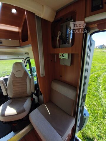 Pusiau integruotas kemperis LAIKA Ecovip 329, Längsbetten/Hubbett