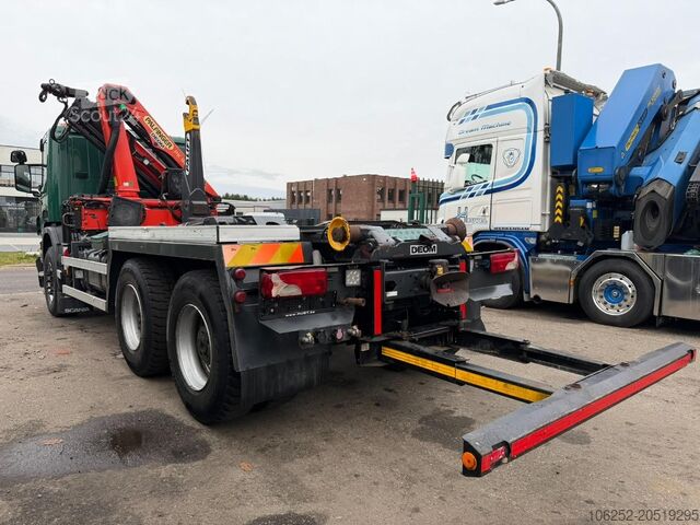 Containertransport (haakarmsysteem) Scania P400 6x4 ABROLLKIPPER + KRAN PALFINGER PK9001 E...