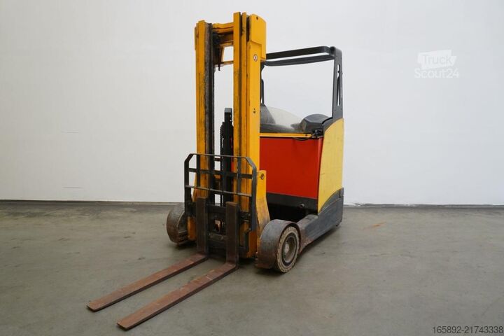 رافعة شوكية تلسكوبية Jungheinrich ETVC16