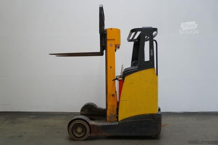 رافعة شوكية تلسكوبية Jungheinrich ETVC16