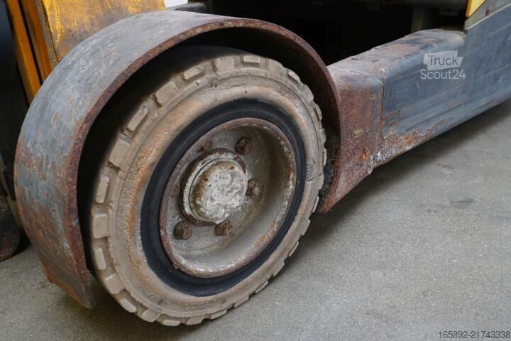 رافعة شوكية تلسكوبية Jungheinrich ETVC16