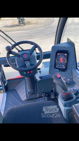 Teleskopski utovarivač Magni RTH 5.21