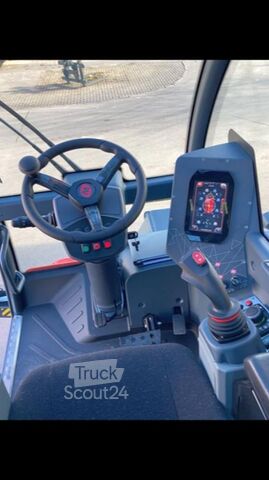 Teleskopski utovarivač Magni RTH 5.21