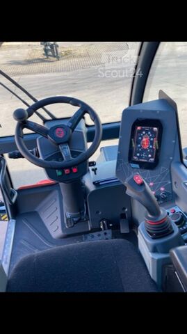 Teleskopski utovarivač Magni RTH 5.21