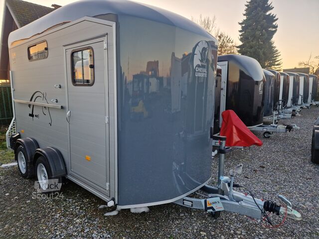 مقطورة سيارة Cheval Liberté Multimax V2 Sattelkammer direkt ab Neuss
