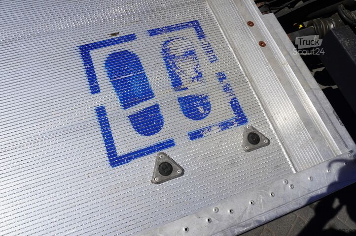 Kontejner DAF LF 12.210 18-pallet container with tail