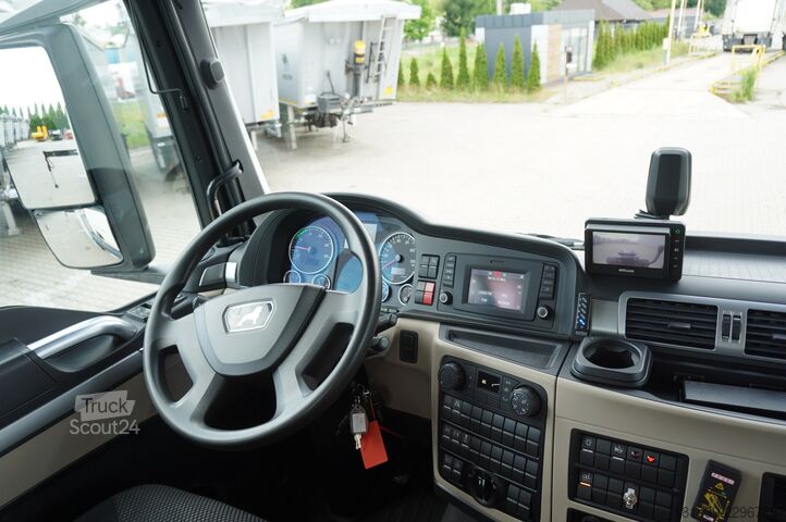 Платформа із краном MAN TGS 26.420 6×4 / Fassi F215A.2.24 / 6,7m