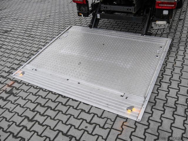 Kassevogn DAF LF 210 KOFFER 12t+ LBW 1.5t+ DACHSPOILER+ TRENNWAN