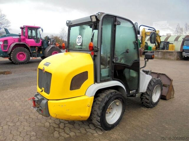 Kerekes rakodó Kramer 350