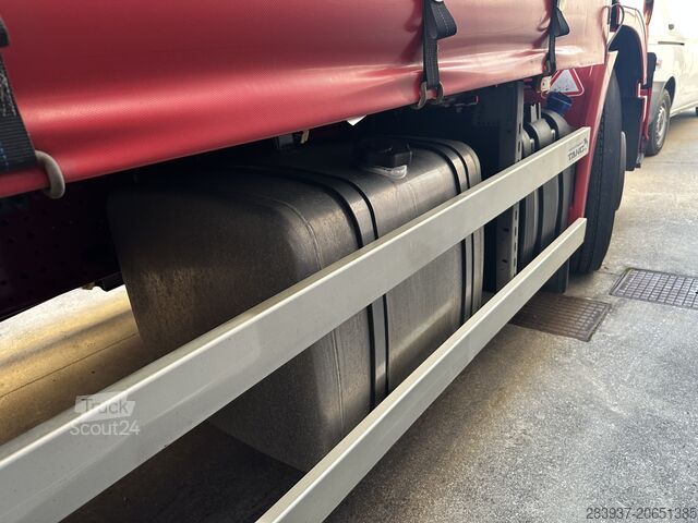 вантажівка з платформою і брезентом IVECO AD190S36