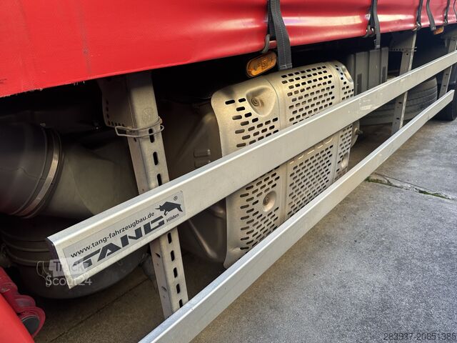 вантажівка з платформою і брезентом IVECO AD190S36