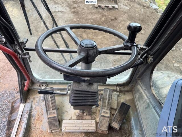 Wheel excavator Atlas 1304 w/ 1 backhoe bucket Low Hours!