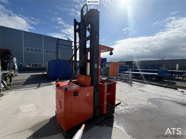 Gaffeltruck BT Plukktruck-stabletruck, charger