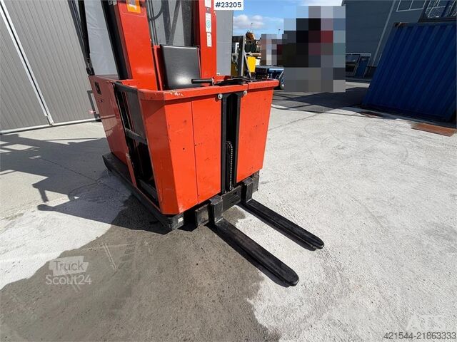 Gaffeltruck BT Plukktruck-stabletruck, charger