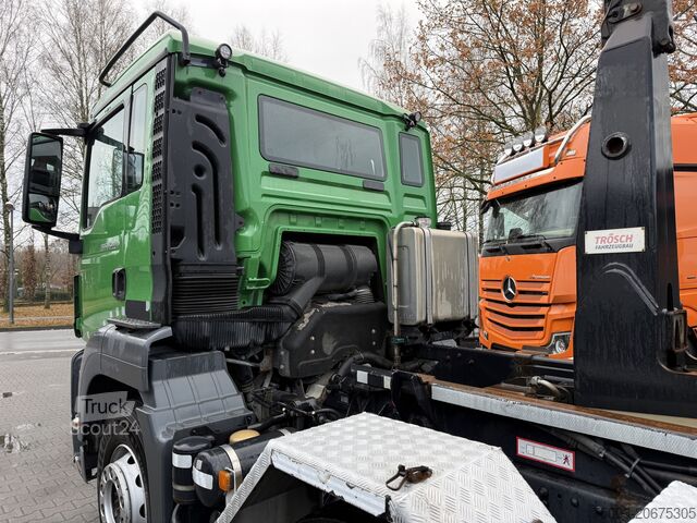 Billenő teherautó MAN TGS 35.440 8X4 BB VDL Haken