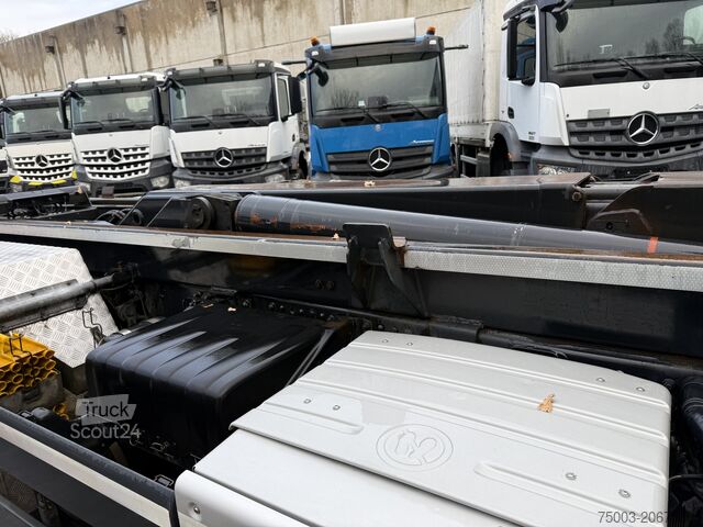 Billenő teherautó MAN TGS 35.440 8X4 BB VDL Haken