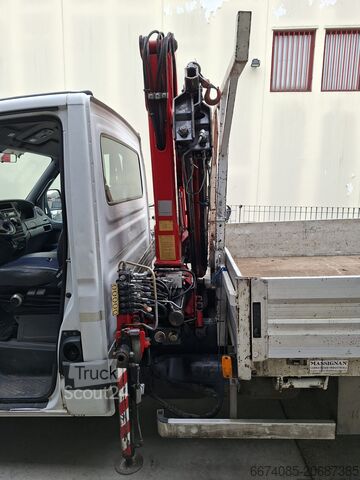 Furgone con gru montata su autocarro Iveco Daily 65C