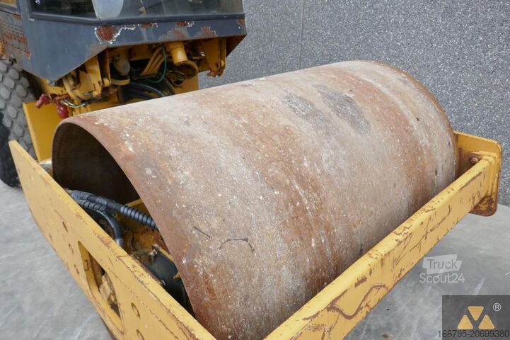 Single drum roller Caterpillar CS433C