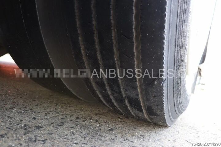 Coach Van Hool T 915 Acron / Liftwagen