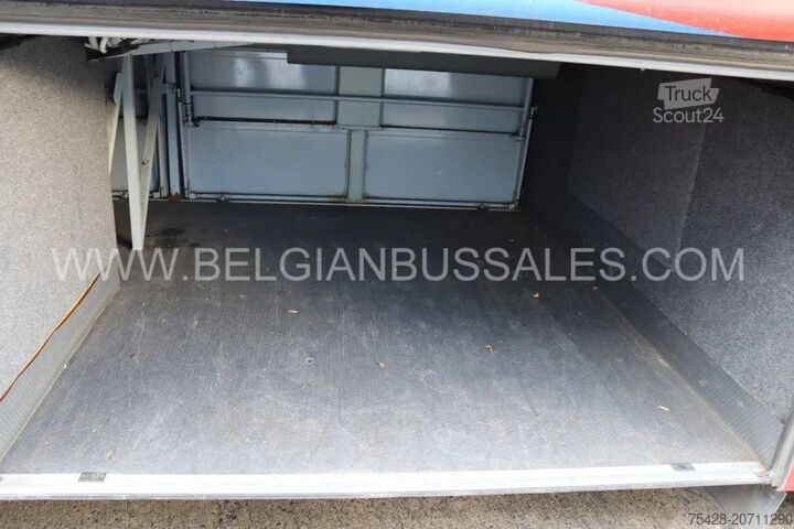 Coach Van Hool T 915 Acron / Liftwagen