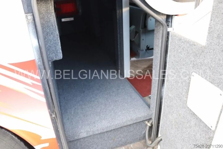 Coach Van Hool T 915 Acron / Liftwagen