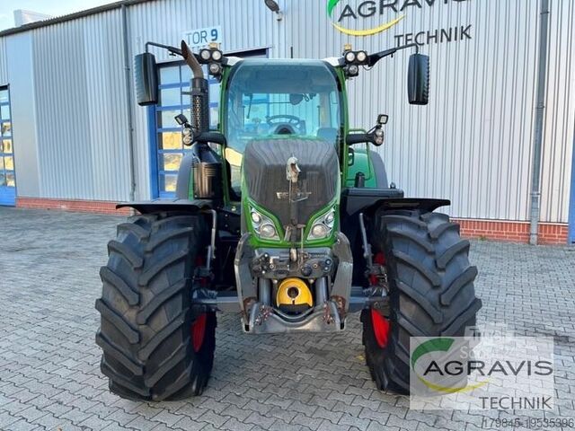Tractor Fendt 724 VARIO S4 Profi Plus