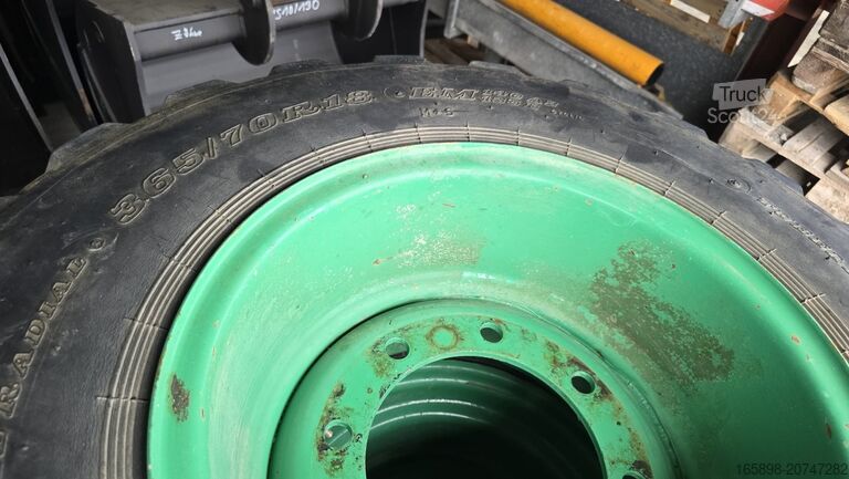Колісний навантажувач JCB Radsatz 365/70 R 18 für JCB 406 + 407