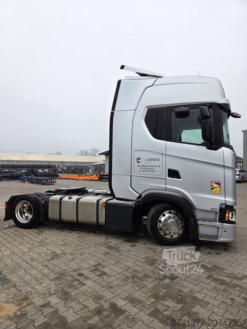 Ciągnik siodłowy typu volume SCANIA S450