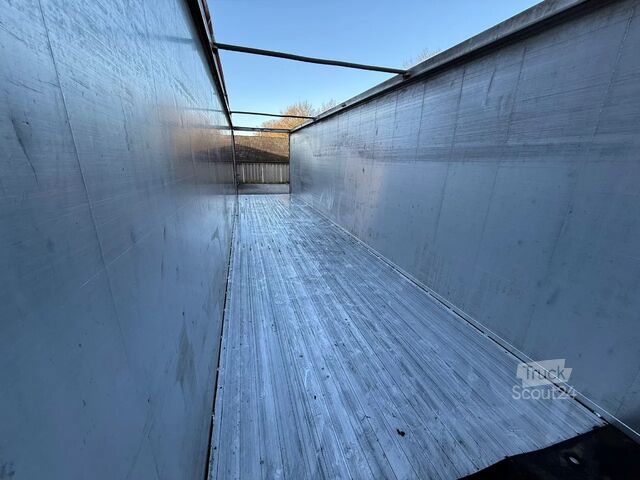 Vloer verplaatsen Kraker 92m3 Cargo floor 5 year old! Liftas Afstandsbed...