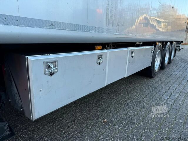 Vloer verplaatsen Kraker 92m3 Cargo floor 5 year old! Liftas Afstandsbed...