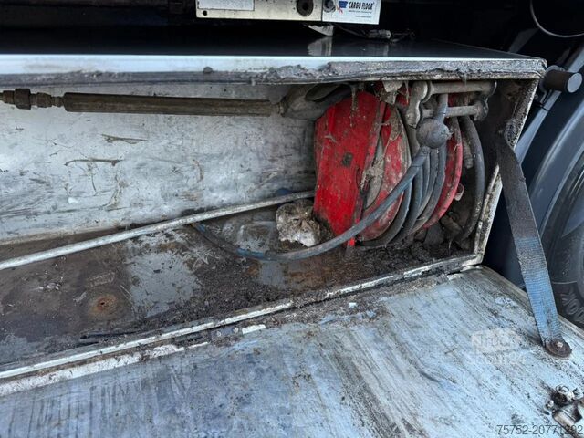 Vloer verplaatsen Kraker 92m3 Cargo floor 5 year old! Liftas Afstandsbed...