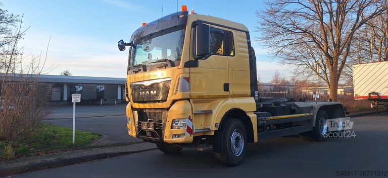 Sistema de brazo con gancho MAN 26.480 TGX