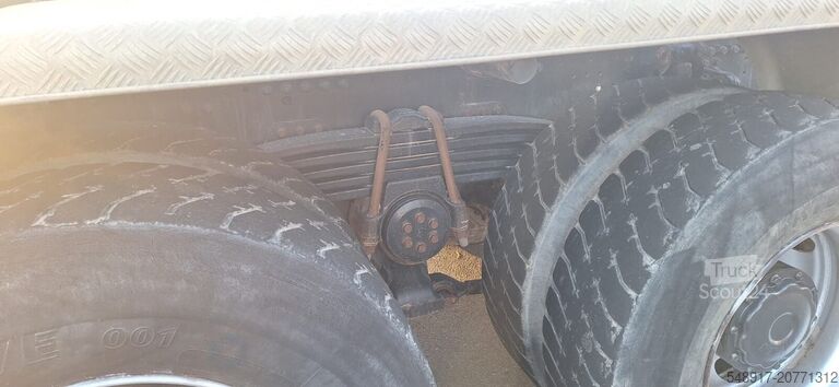 Sistema de brazo con gancho MAN 26.480 TGX