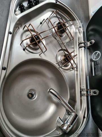 Pusiau integruotas kemperis SUNLIGHT V 66 TV Sat Solar Navi