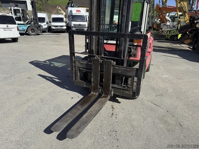 Priekinis krautuvas MITSUBISHI FD 35 Seitenschieber Zinken Gabel Kabine