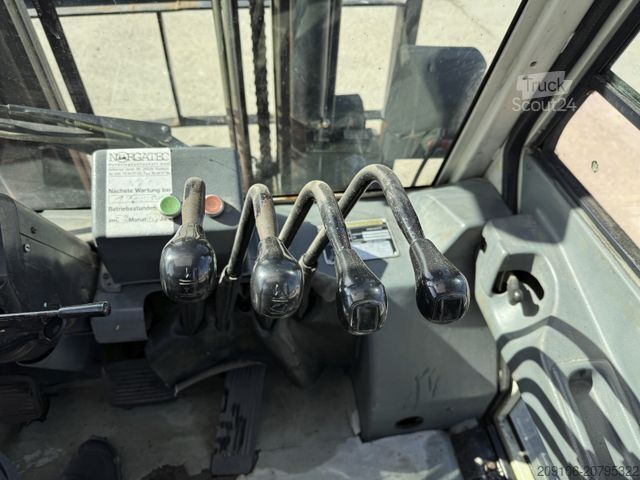 Priekinis krautuvas MITSUBISHI FD 35 Seitenschieber Zinken Gabel Kabine