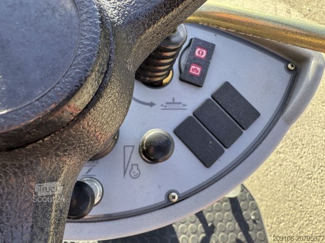 Kitas HAKO Jonas 980 V Kehrmaschiene Gas