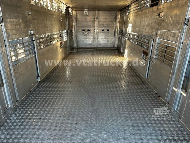 Atrelado de transporte de cavalos Bannas AT 18/71 3-Stock Viehtransporter