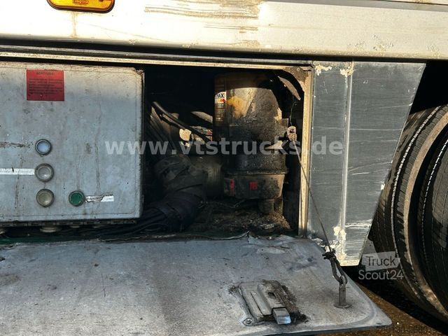 Atrelado de transporte de cavalos Bannas AT 18/71 3-Stock Viehtransporter