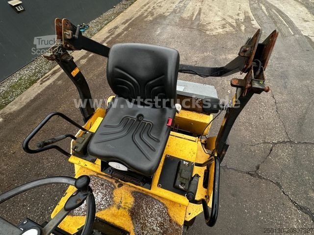 Валяк с един барабан DYNAPAC CC 142 Tandemwalze